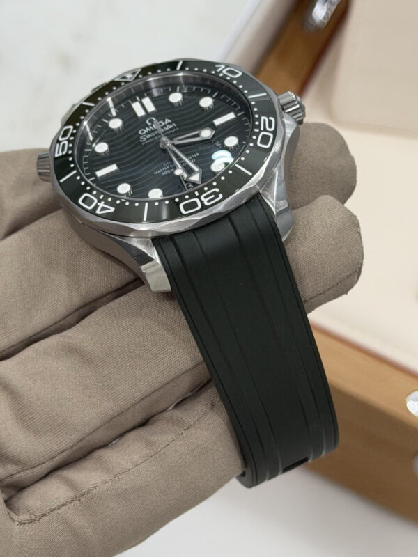 Omega Seamaster Diver Steel Green Dial 42mm Automatic Watch 210.32.42.20.10.001