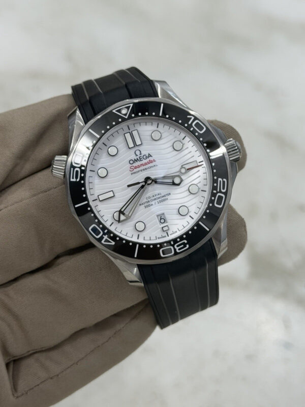 57_970fc405-394a-4155-8a96-eb815c883f68 2020 Omega Seamaster Steel White Dial 42mm Automatic Watch 210.32.42.20.04.001