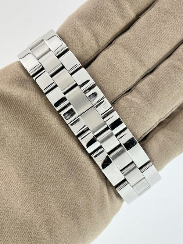 57_a764f019-b194-4eab-a0c6-6a2179ed7357 Cartier Roadster Stainless Steel Black Dial 40mm Automatic Mens Watch W62007X6