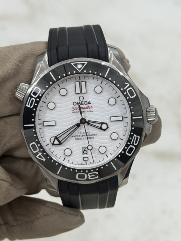 57_a898f599-2298-481e-bdd8-fee16a42c7bf 2020 Omega Seamaster Steel White Dial 42mm Automatic Watch 210.32.42.20.04.001