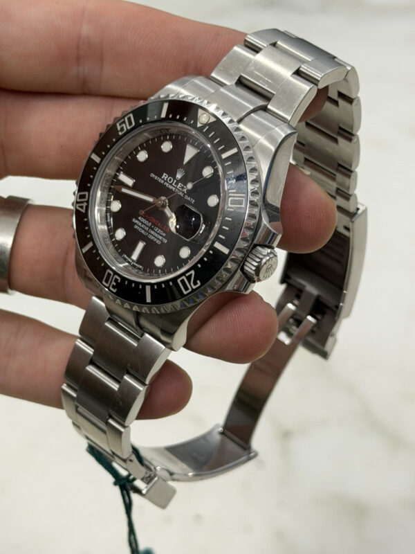 57_c3e1ea82-559b-466c-8997-6db54be8ab6f 2017 Rolex Sea-Dweller Stainless Steel Black Dial 43mm Automatic Watch 126600