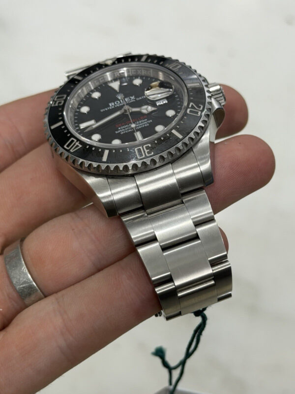 57_c76cad81-929e-4868-a599-304b6ccaa969 2017 Rolex Sea-Dweller Stainless Steel Black Dial 43mm Automatic Watch 126600