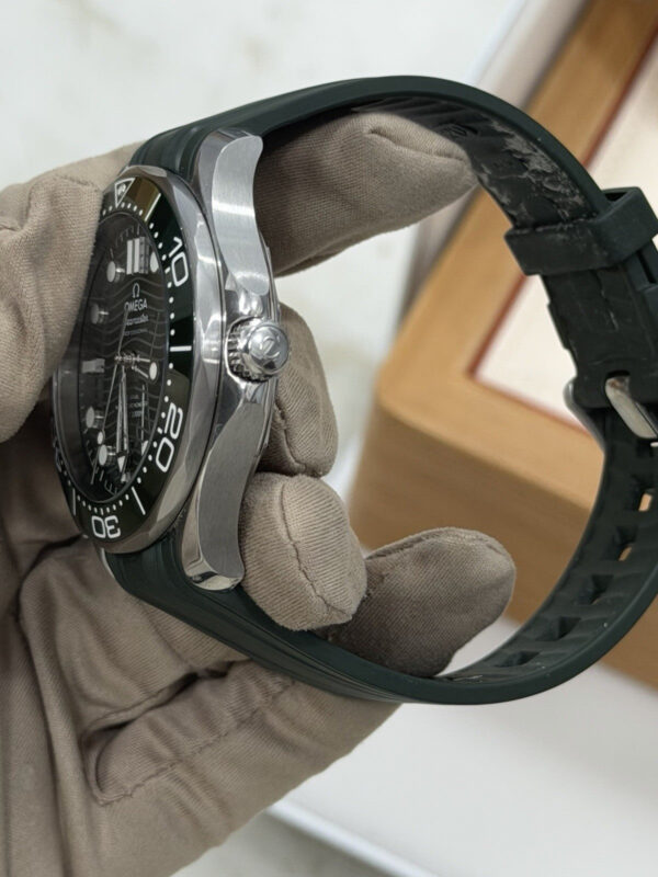 Omega Seamaster Diver Steel Green Dial 42mm Automatic Watch 210.32.42.20.10.001